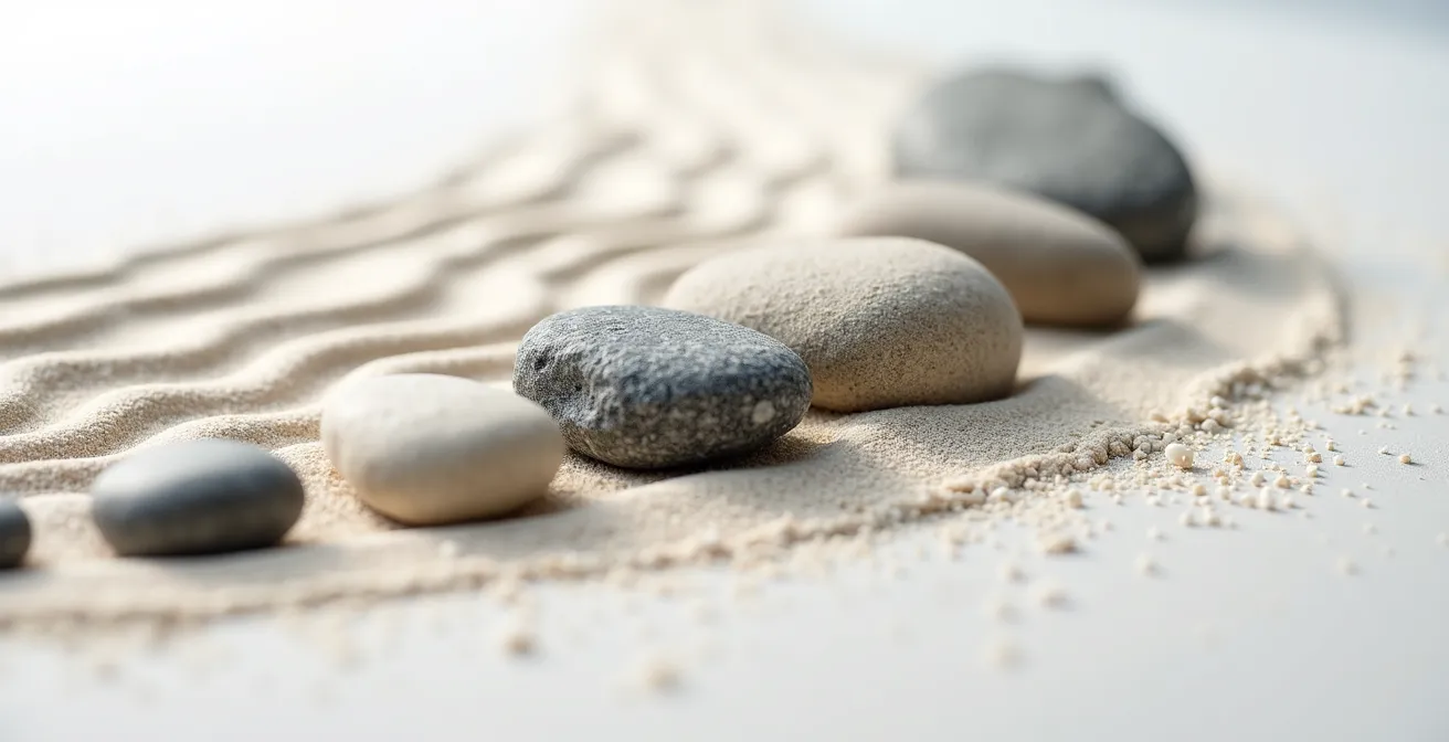 Makroaufnahme verschiedener Steingrößen als Metapher für die Priorisierung von Aufgaben in Rocks, Pebbles und Sand